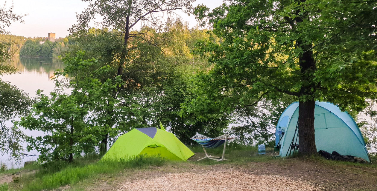 Zelte am Campingplatz am Ottensteiner Stausee